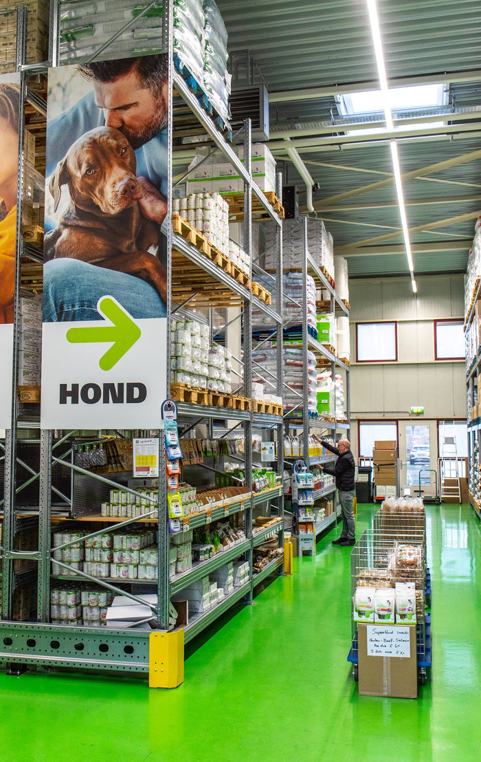 <h1>Italiaanse super premium voeding voor hond en kat</h1><h5>Bij Brokkensuper draait alles om één ding: goede voeding voor jouw hond of kat.</h5><p>Wij zijn een dierenvoedingsspeciaalzaak in Alphen aan den Rijn, met een duidelijke focus op Italiaanse super premium voeding. Geen onnodig breed assortiment, maar een zorgvuldig geselecteerd aanbod van merken waar we volledig achter staan, zoals Natural Trainer, Forza10 en Naturina.</p><h2></h2>